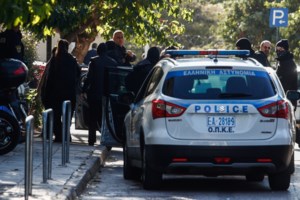 Τα... "Εμπρηστικά Ξωτικά" ανέλαβαν την ευθύνη για τον εμπρησμό βαν των ΕΛΤΑ στην Καλλιθέα