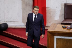 Ο κίνδυνος του χάους: H Λε Πεν θέλει να ρίξει την κυβέρνηση προκαλώντας "θύελλα" στη Γαλλία και αναταραχή στην Ευρώπη - εικόνα 3