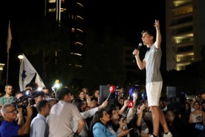 Έξαλλοι στην Κύπρο με τον Φειδία- Συνεργασία με Τουρκοκύπριο influencer για τη "μοιρασμένη χώρα" στην επέτειο του Σολωμού