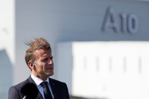 Πολιτικές εξελίξεις στη Γαλλία: Αποδεκτή από την Εθνοσυνέλευση η πρόταση μομφής της "Ανυπότακτης Γαλλίας" κατά του Μακρόν