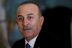 Σοκαριστική στιγμή για τον Μανώλη Κωστίδη στην Τουρκία: Μιλά με πολίτες και του δείχνουν τον νεκρό συγγενή τους [βίντεο] - εικόνα 2