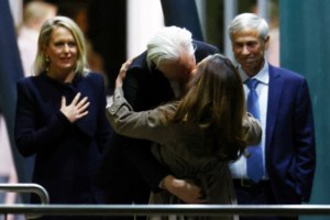 Σουηδία: "Μη αποδεκτή" η μήνυση του Τζούλιαν Ασάνζ στο Ίδρυμα Νόμπελ για το βραβείο στη Ματσάδο