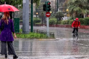 Ο καιρός το Πάσχα: "Βάλτε το αρνί νωρίς" - Καταιγίδες την Κυριακή, σε ποιες περιοχές της χώρας θα βρέχει στο σούβλισμα