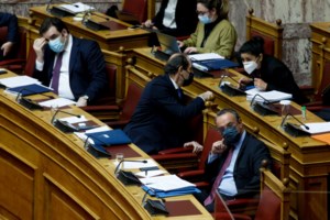 Χατζιδάκης: Τέλος στη φάμπρικα με βίλες από... ιδιωτικά εκκλησάκια εκτός σχεδίου - εικόνα 2