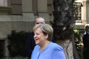 Γερμανία: Η Μέρκελ αρνήθηκε πρόσκληση σε δείπνο από τον νέο πρόεδρο του CDU