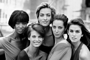 Πέθανε ο θρύλος της μόδας και σχεδιαστής Paco Rabanne - Μάγεψε και με τα αρώματα του οίκου του [εικόνες - βίντεο]