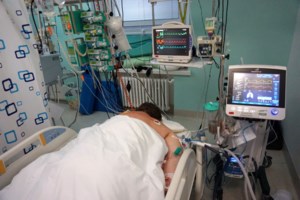 Ο Μανωλόπουλος προτείνει lockdown για ανεμβολίαστους και υποχρεωτικό εμβολιασμό στους άνω των 50 - εικόνα 2