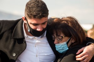 Καραϊβάζ: Συγκινεί η αδελφή του - "Από μικρό παιδί προσπαθούσε να βοηθήσει τους γονείς μας" - εικόνα 2