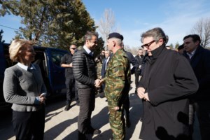 Η προσφορά των Ενόπλων Δυνάμεων "ζωντάνεψε" στην πρόσοψη της Βουλής - Από την αρχαιότητα μέχρι σήμερα - εικόνα 3