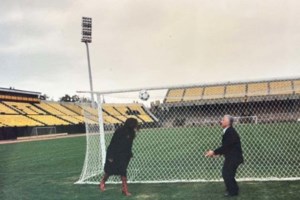 Η Βίκυ Φλέσσα έγινε γιαγιά - Αποκάλυψε on air την ηλικία της [βίντεο]
