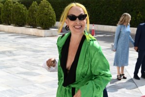 Ο Μπιμπίλας απαντά για το πουκάμισο με τα παπαγαλάκια στη Βουλή: "Ηταν συμβολικό, θα αγωνιστώ για τα ζώα"