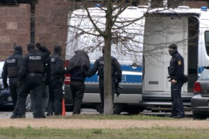 Τουλάχιστον 15 νεκροί και πολλοί τραυματίες στην Πράγα - Επίθεση ενόπλου στο Πανεπιστήμιο - Φοιτητές "κρέμονται" από περβάζι για να σωθούν - εικόνα 8