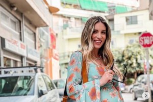 Αθηνά Οικονομάκου: Δείχνει το σώμα της μια εβδομάδα μετά τη γέννα - εικόνα 3