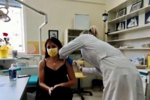 Συναγερμός στον Καναδά: 54χρονη πέθανε από θρομβοεμβολή μετά το εμβόλιο της AstraZeneca - εικόνα 2