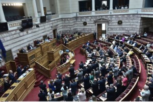 Απάντηση Μαρινάκη σε Κασσελάκη για τη φέτα: Πολιτικός απατεώνας που συγκρίνει διαφορετικές ποσότητες [βίντεο]