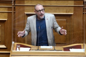 Φωτεινή Μπακαδήμα: Είχε ηχογραφήσει τραγούδι της Ρένας Μόρφη η βουλευτής που έφυγε από το ΜέΡΑ25 - εικόνα 2