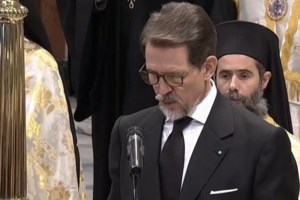 Ο τέως βασιλιάς Κωνσταντίνος οδηγήθηκε στην τελευταία του κατοικία στο Τατόι - Δίπλα στους τάφους των προγόνων του - εικόνα 22