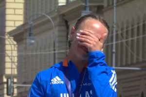 "Χρυσός" ο Μίλτος Τεντόγλου στο ευρωπαϊκό πρωτάθλημα στίβου: "Πέταξε" στα 8.52, κάνοντας ρεκόρ αγώνων [βίντεο]