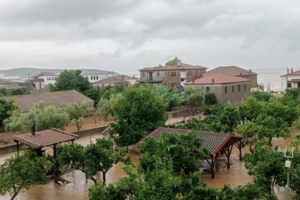 Κακοκαιρία Daniel: Εντοπίστηκαν ζωντανοί οι δύο Αυστριακοί που αγνοούνταν - Αναφορές για τρεις αγνοούμενους - εικόνα 6