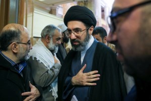 Στη Ρωσία για επέμβαση που "προσφέρθηκε προσωπικά από τον Πούτιν" ο Μοτζτάμπα Χαμενεΐ; - Τι λένε κουβεϊτιανά ΜΜΕ - εικόνα 4