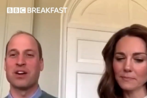 Οι ευχές στα ελληνικά της Ευγενία Νιάρχου για το Πάσχα - Έβαψε και αβγά [εικόνες]