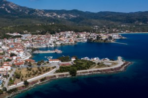 Σε αυστηρό lockdown μπαίνουν Γιάννενα και Χαλκιδική - εικόνα 2