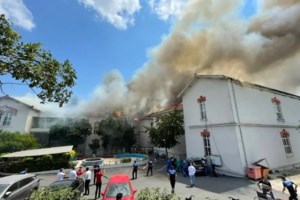 Κωνσταντινούπολη: Ισχυρό πλήγμα για την ομογένεια η καταστροφή του ελληνικού νοσοκομείου - Το μήνυμα του Πατριάρχη Βαρθολομαίου