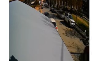 Λάρισα: Σε καταστολή με κρανιοεγκεφαλική κάκωση ο 3χρονος που παρασύρθηκε από αυτοκίνητο - Το ιατρικό ανακοινωθέν - εικόνα 2