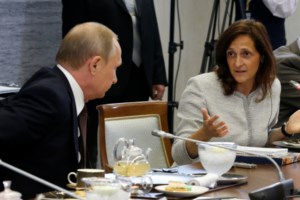 Συγκλονιστικό: Αυτή είναι η φωτογραφία της χρονιάς - Από τη Βραζιλία με τίτλο "η πρώτη αγκαλιά" - εικόνα 4