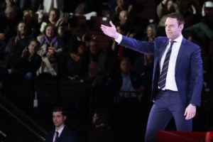 Κασσελάκης: Η πρώτη συνέντευξη μετά τη φορτισμένη ομιλία - "Είμαι ο τελευταίος που είναι κολλημένος με την καρέκλα" - εικόνα 2