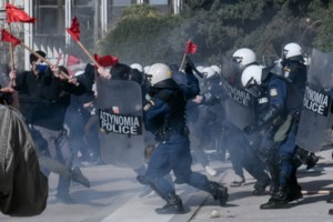 Σε εξέλιξη το πανεκπαιδευτικό συλλαλητήριο: Απροσπέλαστο το κέντρο