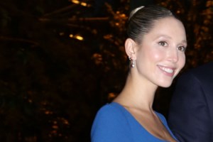 Παύλος - Μαρί Σαντάλ: Αυτό το "παλάτι" θέλουν να αγοράσουν στις Σπέτσες - Τη βίλα Κουτσολιούτσου αξίας 15 εκατ. ευρώ - εικόνα 6