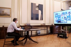 Πρώτα κάλαντα και μετά... Bella Ciao για τον Αλέξη Τσίπρα [βίντεο]