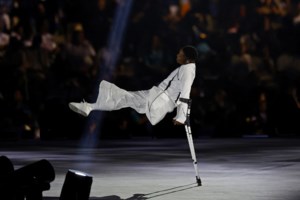 Στα 6 ακρωτηριάστηκε στα άνω και κάτω άκρα, στα 24 είναι το πρόσωπο των Παραολυμπιακών Αγώνων - "Όχι ήρωας, απλώς κολυμβητής" - εικόνα 8