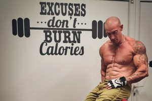 Ανατροπή με τον Γιώργο Παπαναούμ; "Με απειλούσε ότι θα με καταστρέψει" λέει η γυναίκα-αράχνη - Οι ροζ φωτογραφίες