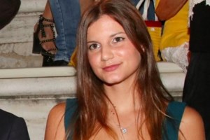 Σωτήρης Κοντιζάς: Φωτογραφίζει τη σύζυγό του Δέσποινα στην κουζίνα με t-shirt, κολάν και ατημέλητα πιασμένα μαλλιά - εικόνα 6