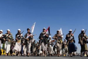 Νέοι βομβαρδισμοί στην Υεμένη: Στόχος η πόλη - λιμάνι που ελέγχουν οι Χούθι