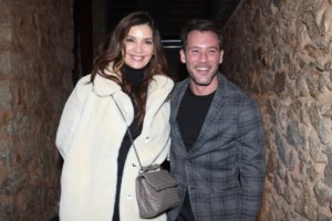 Κατερίνα Λέχου: Η stylish εμφάνιση με sparkly ψηλόμεση βερμούδα και ψηλές μπότες - εικόνα 6