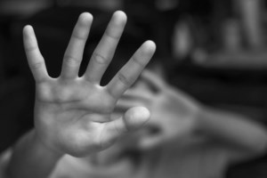 Σάλος στο Κορωπί από τις επιθέσεις μικρών μαθητών: "Του έσβησαν τσιγάρο στο κεφάλι" - Σοκάρει μητέρα 14χρονου