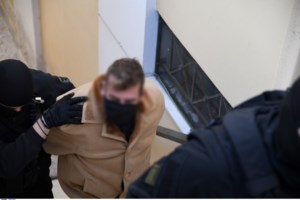 Σοκ στη Λιβαδειά: Συνέλαβαν 44χρονο για βιασμό ανήλικης - Προσφέρθηκε να την πάει στους φίλους της και στο δρόμο τη βίασε - εικόνα 2