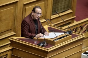 Ο Σπύρος Μπιμπίλας κατήγγειλε ότι δέχτηκε χυδαία επίθεση στον δρόμο - Μετά την ψήφιση του γάμου των ομόφυλων ζευγαριών - εικόνα 2