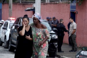 ΗΠΑ: "Η ένοπλη βία κομματιάζει την ψυχή του έθνους μας"- Ο Μπάιντεν ζητάει μέτρα για τον περιορισμό της οπλοκατοχής - εικόνα 2