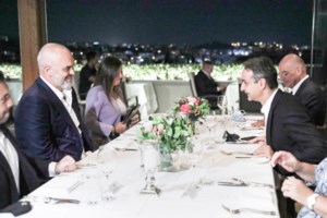 Μητσοτάκης σε Σακελλαροπούλου: Ελπίζω η αποκλιμάκωση να συνεχιστεί, εξαρτάται από την Τουρκία - εικόνα 8