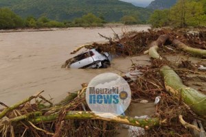 "Ηλία ρίχτο"! Με live μουσική και ζεϊμπέκικα, γκρεμίστηκε ιστορικός οίκος ανοχής στη Λάρισα