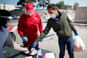 Καμπανάκι από τον λοιμωξιολόγο Σύψα: Να μη γίνουμε Νότια Κορέα - Ένας κόλλησε 85 άτομα σε ένα μπαρ - εικόνα 2