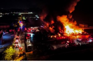 Λαμία: Κάμπιες σε μπρόκολο, άψητα μπιφτέκια και κοτόπουλα με... φτερά - Εικόνες από τα χαλασμένα γεύματα σε παιδιά [Βίντεο] - εικόνα 6