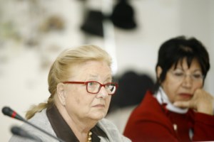 Το συγκινητικό τελευταίο αντίο στην Αιμιλία Γερουλάνου: Παρόντες ο Παύλος και η Άννα -Μαρία [εικόνες] - εικόνα 9