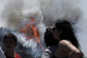 Καιρός: Κυριακή με μελτέμια, 37 βαθμούς, καταιγίδες και σκόνη - εικόνα 2