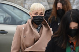 Δίκη Φιλιππίδη: Ενταση ανάμεσα στον γιο του και τον Σπύρο Μπιμπίλα στο δικαστήριο [βίντεο]