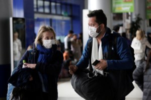 Κοροναϊός: Ολα όσα πρέπει να γνωρίζουμε- Πώς μεταδίδεται και πόσο προστατεύουν τα αντιβιοτικά